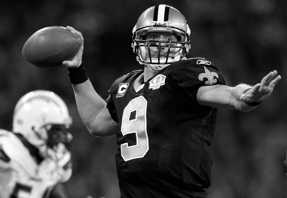 NFLUKIRE's tweet photo. We can't wait to see @drewbrees back in 🇬🇧 with the @Saints this season! 🙌

#FBF to him letting fly at @wembleystadium in 2008 🏈 https://t.co/XPwqlkh0nF