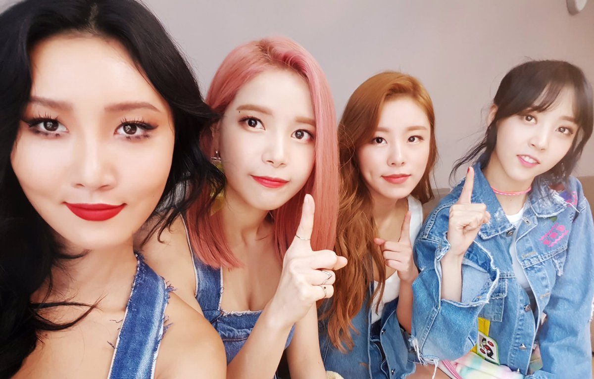 nao_mamamoo's tweet photo. 02(03) 휘인ペン
来年から国内外追う予定です！
휘인ペンですが姐さん達大好きです
8/6 2部参戦します！

 #MAMAMOOペンと猛烈に絡みたくて仕方ないのでMAMAMOOペンがRTしてくれたらフォローしますのでこれを見たMAMAMOOペンは是非RTして拡散してください https://t.co/2gfgObKmFZ
