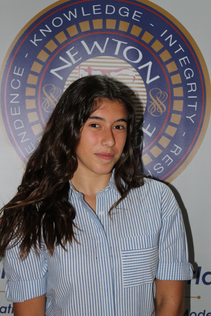 newton_college's tweet photo. Con motivo del 25º aniversario del cole hemos premiado al mejor expediente #Newton con una #beca #ExcellenceProgramme ¡Enhorabuena Laura! https://t.co/x8hE7h3Wbv