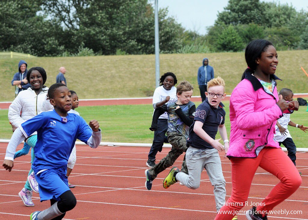 UNISONWMSports's tweet photo. Love sport? Get involved with the UNISON West Midlands regional games! Register now: https://t.co/9AaMUNXw4D #brum #family #summer #uwmgames https://t.co/d4TbPnhuuv