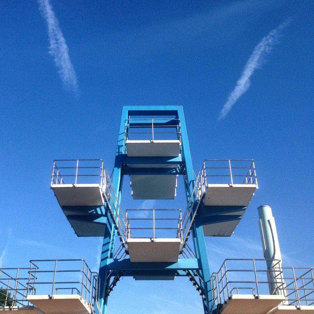 Cyberrena's tweet photo. Diving Platform #divingplatform #grugabad https://t.co/V1h8225JKu