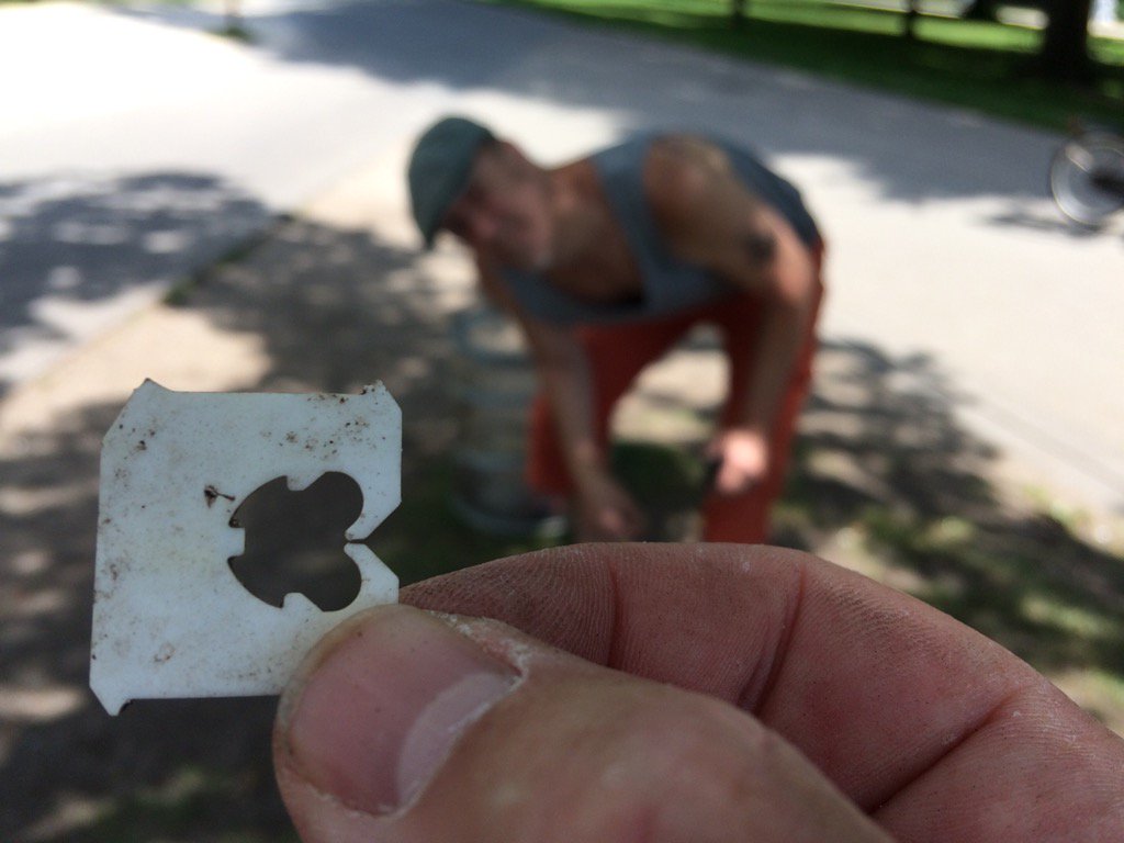 Geen datum, dus geen deelname aan #zwerfie #broodclipchallenge