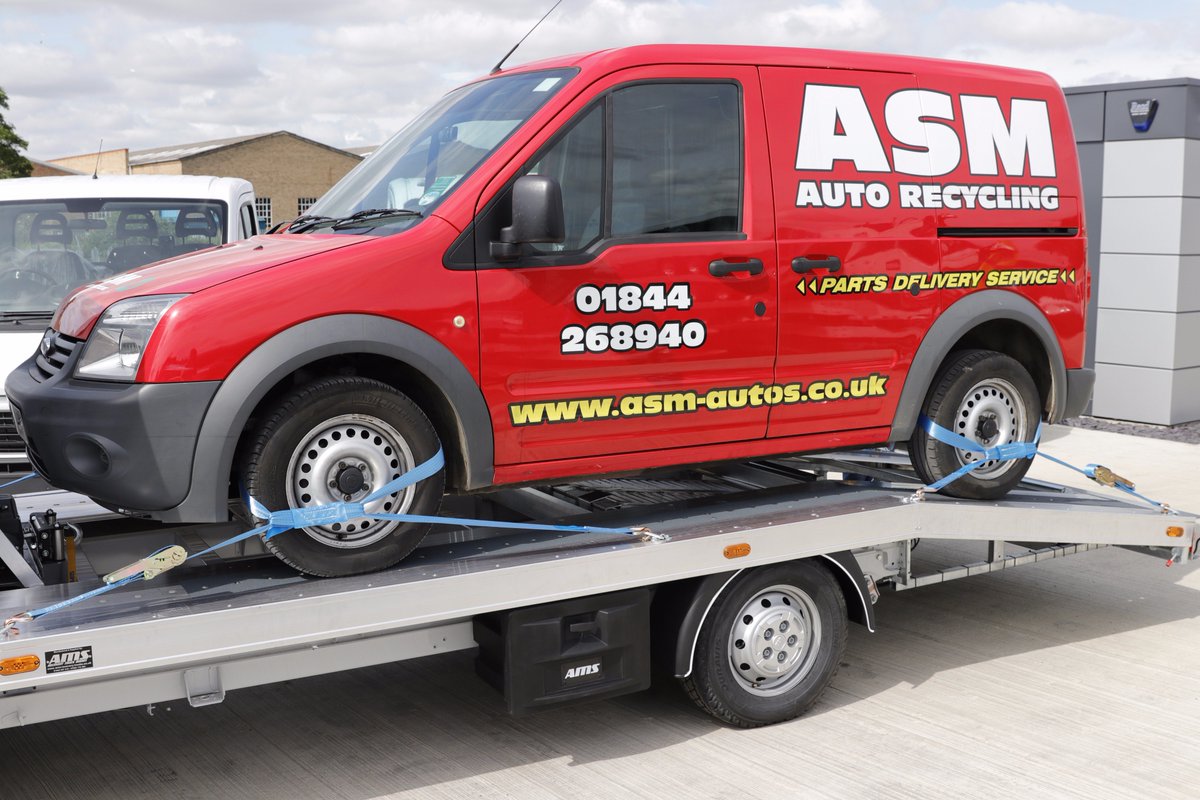 AMSTrucks's tweet photo. Another satisfied customer, we hope that @ASM_Autos enjoy their NEW Truck! https://t.co/wjWl69iHYC #RecoveryTrucks #AMS #recovery https://t.co/WFXMecxVDn
