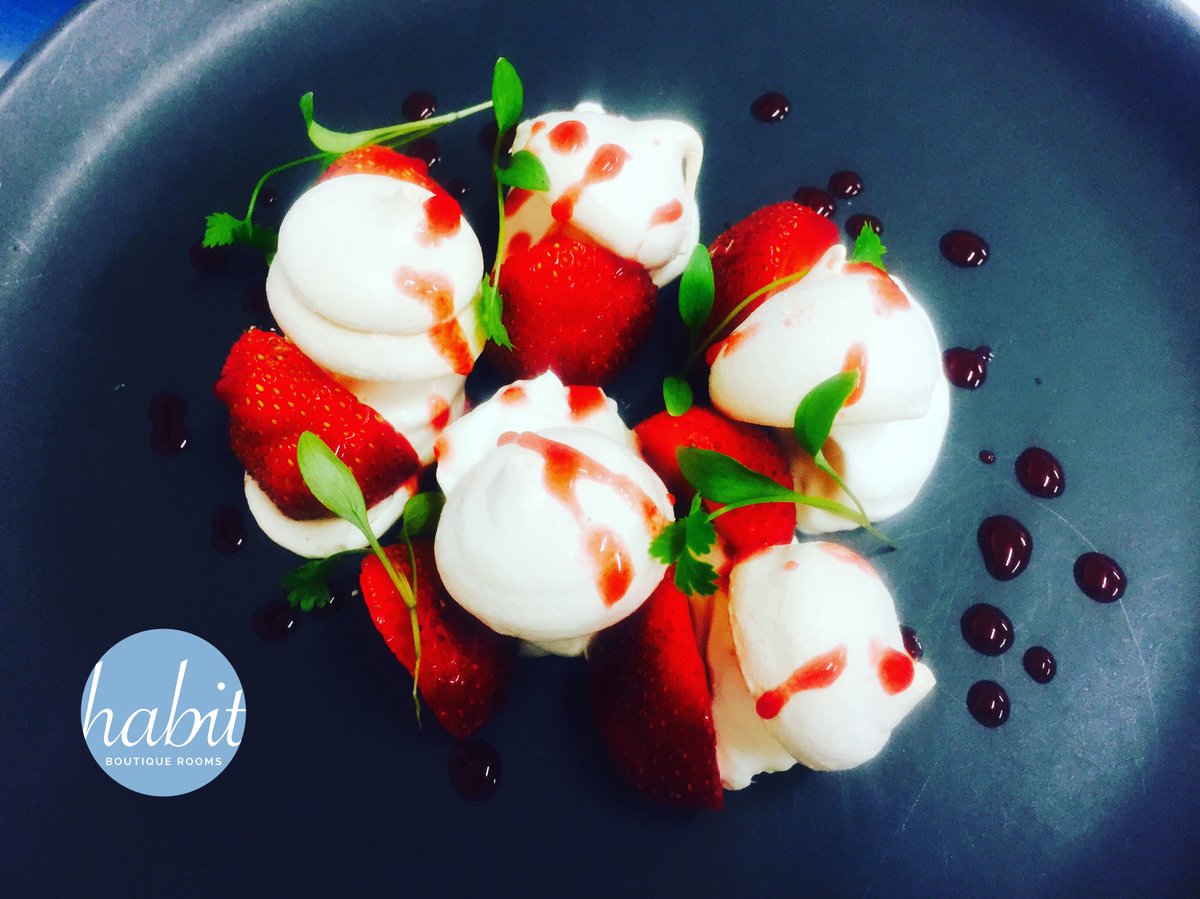 Our Eaton Mess #eatonmess #british #food #devon #ilfracombe #meringue #dinning