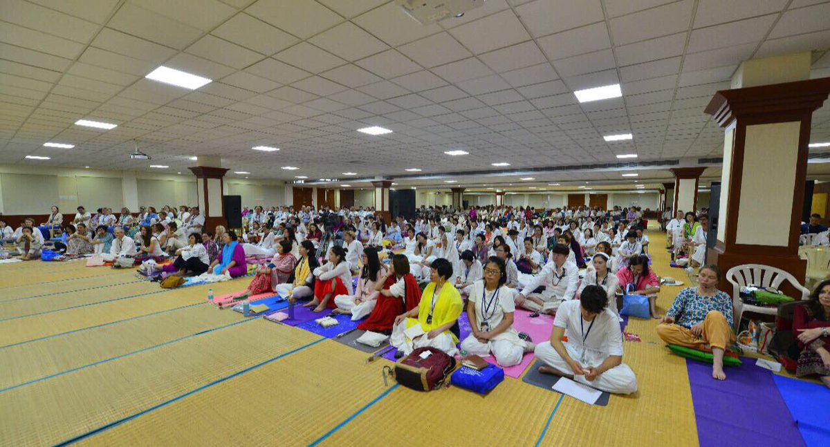 onenessu's tweet photo. Journey into Abundance course. It's the first day with joyful beginning and sincere participation... #oneness #sribhagavan #jia #abundance https://t.co/uJKVzQGiPq