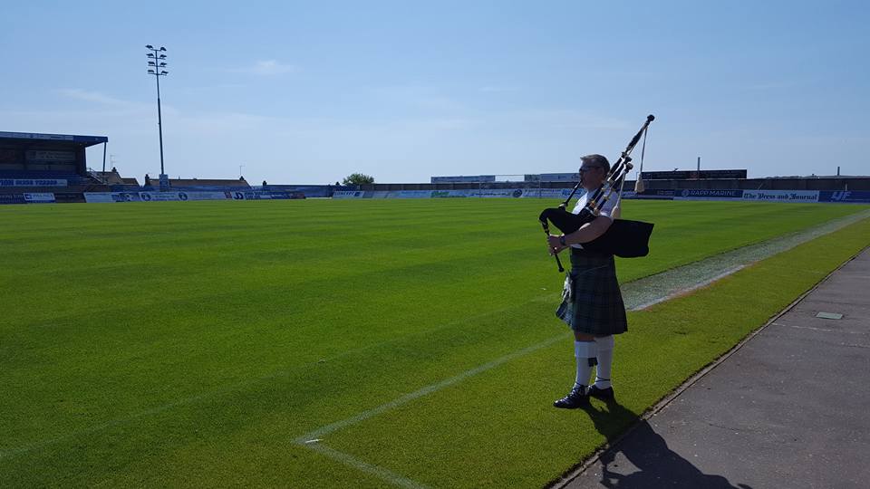 fire_scot's tweet photo. Well done, Stuart McMillan! The bagpiper visited 42 football stadiums to help raise money for the Andy Adams Fund! #pipeathon2017 https://t.co/TaLfGyQwQR
