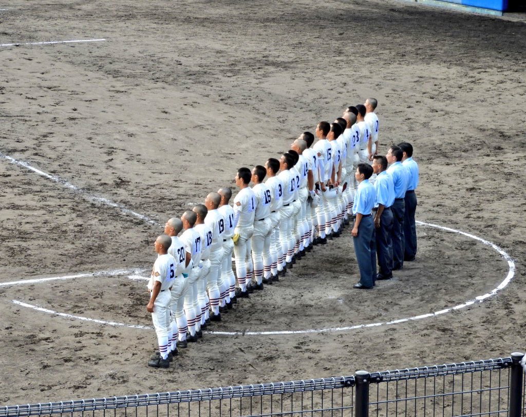 宇部商に負けました。

ほんと最高の3年生でした！
仲良くて楽しかったです😙

3年生のような球児になる🔥

頑張れ宇部商！
いつかは自分達が宇部商を倒したい！