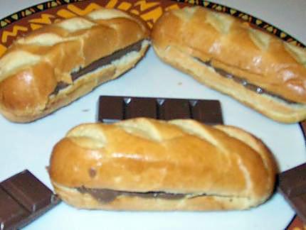 AntoineBigor's tweet photo. @Camille__Suard @OtaXou @SultanPopi Petit rappel sur ce qu'est un "pain au chocolat". Merci. https://t.co/fjEMZhkY82