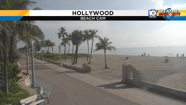 Look at this perfect picture of Hollywood beach! Enjoy it for now cause rain is expected to return. Watch local10 https://t.co/mywyuLHy22
