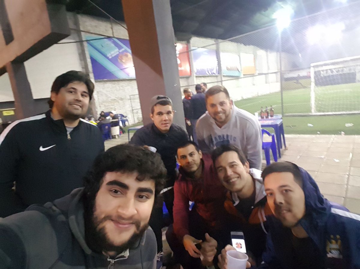 chechomareco's tweet photo. Semifinalistas 🍻👌🏼⚽💚
#ExaCup #ExaCml
Ese tiene miedo , esta todo cagadoo ! CUECK 😂😂
Adentro que hace frio ⚽🤙🏼 https://t.co/fSbg1J14aD