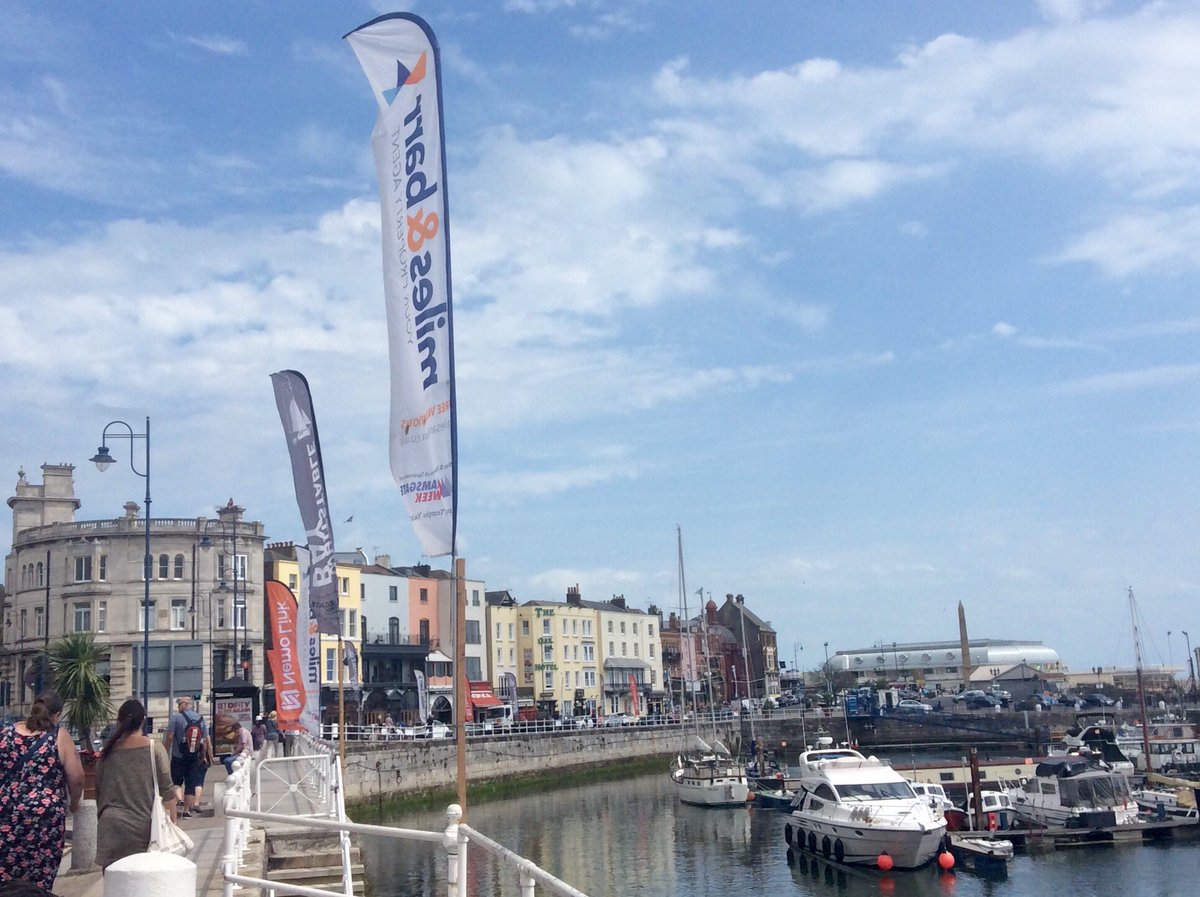 ramsgateweek's tweet photo. A sunnier image of our sponsors feathers! Looking beautiful in the wind! @MilesandBarr @WhitstableBay and #NemoLinkProject. https://t.co/gmtkp2gxAZ