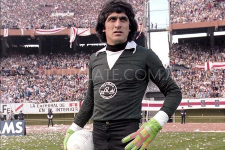 sergiolejder's tweet photo. Feliz cumple al extraordinario, único, genial Ubaldo Fillol. Diez años achicando el arco más grande del mundo,diez años achicando rivales... https://t.co/77nUQhUvAA