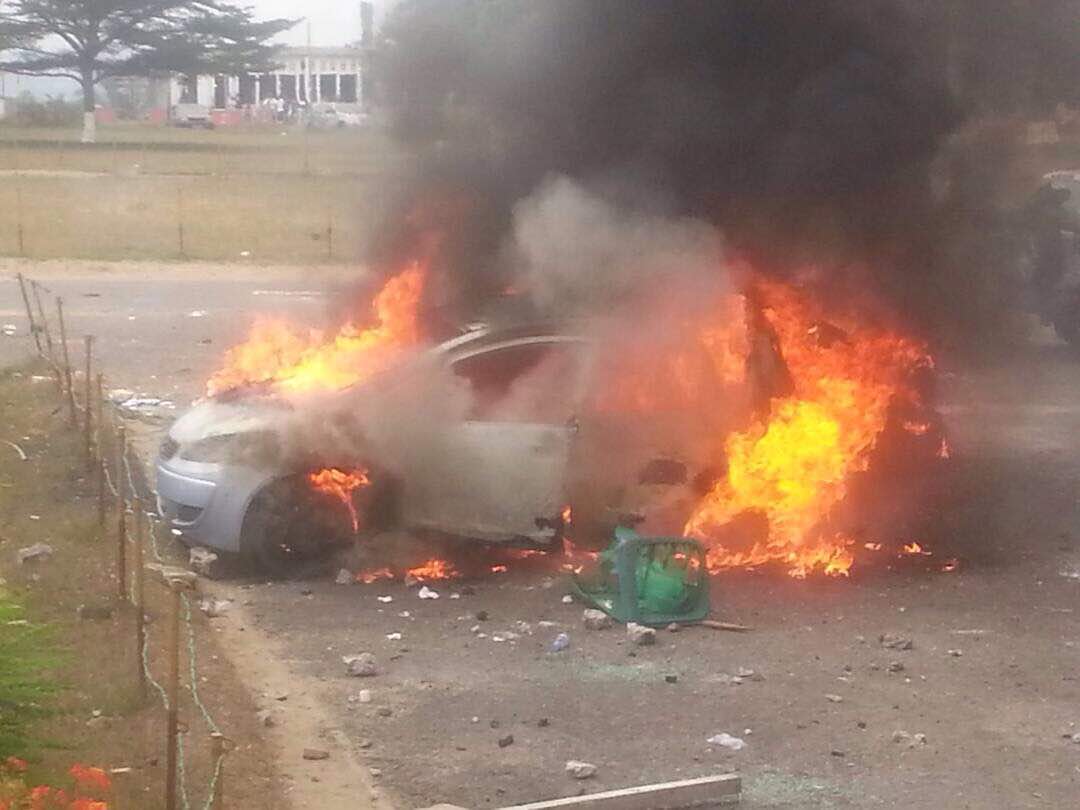 RDCMonitor's tweet photo. La situation à l'Unikin Kinshasa en #RDC ce vendredi 21 juillet 2017, les étudiants en ont marre de Joseph Kabila et sa kabilie... https://t.co/kKUoFLg0Od