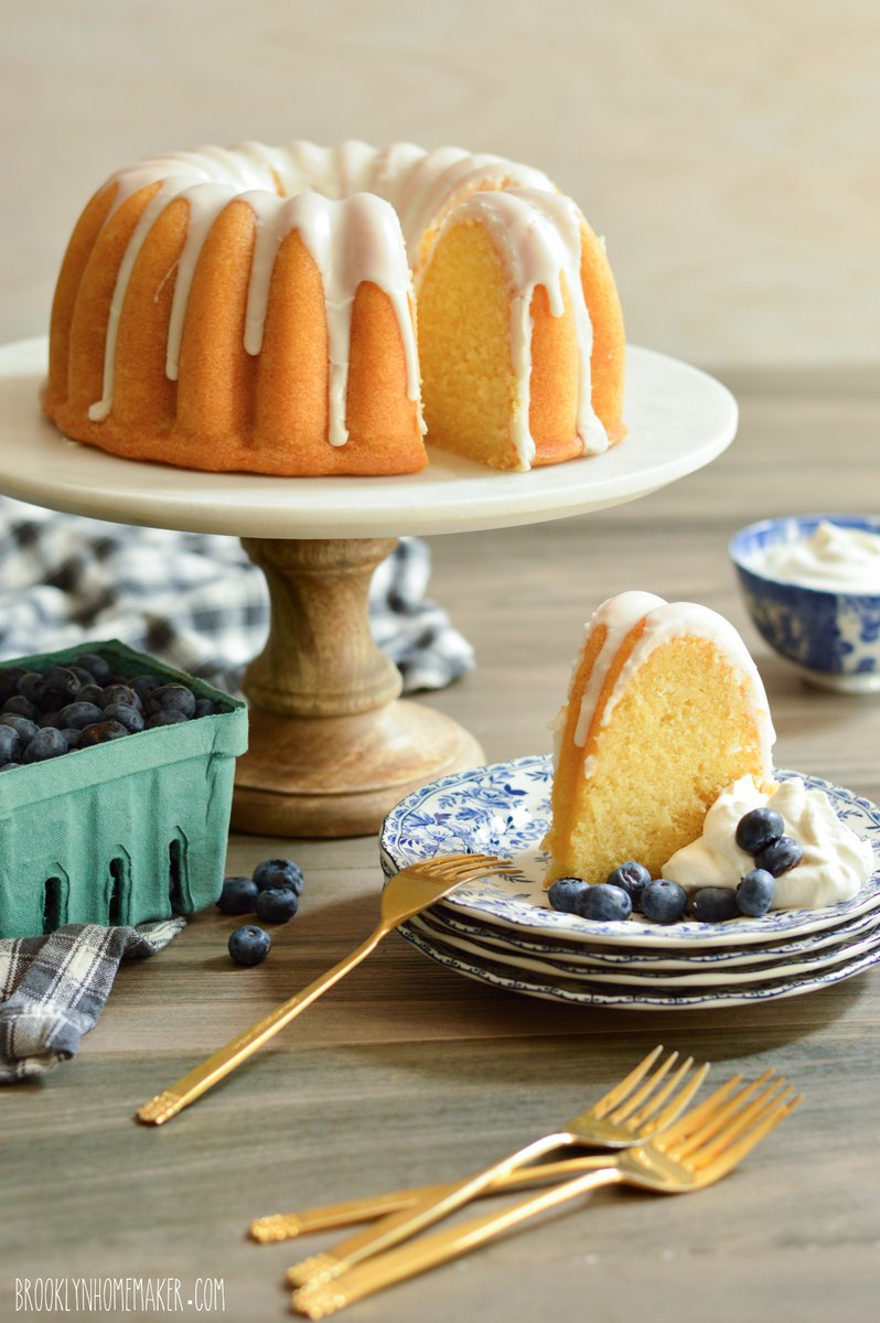 BKHomemaker's tweet image. If you're going to eat cake in summer, why not eat cake you can eat with fruit and whipped cream? POUND CAKE Y'ALL! wp.me/p43qft-1Zb