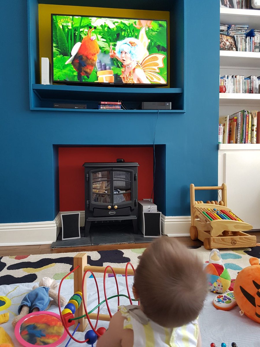 bighouseburning's tweet photo. Iris-Mia recognises her mom @kurodaharuka on #cbbc #spotbots https://t.co/ohNYe7O0kT