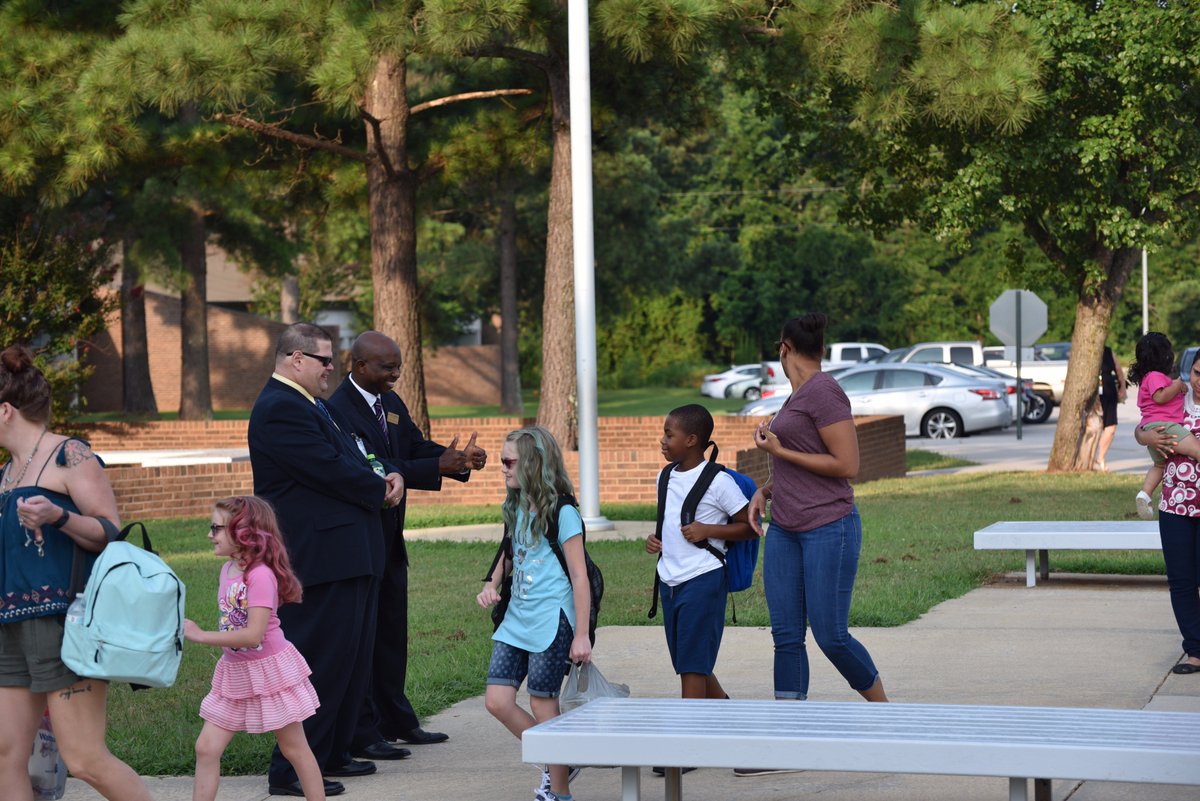 FCSchoolsNC's tweet photo. Ready for a great school year! @YESjrjags @pmubenga #FCStweets #firstdayofschool #allsmiles https://t.co/UjcJI6h2bW
