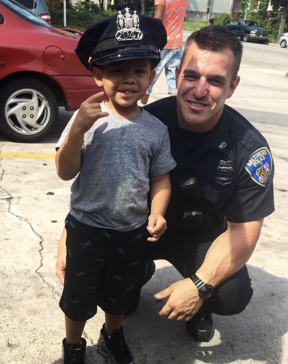 Baltimore Police tweet media