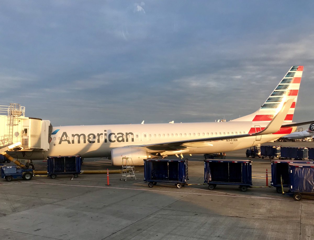 resusruss's tweet photo. Good morning @AmericanAir from #SEA #ExPlat on AA1332 https://t.co/rG9VytOGPz