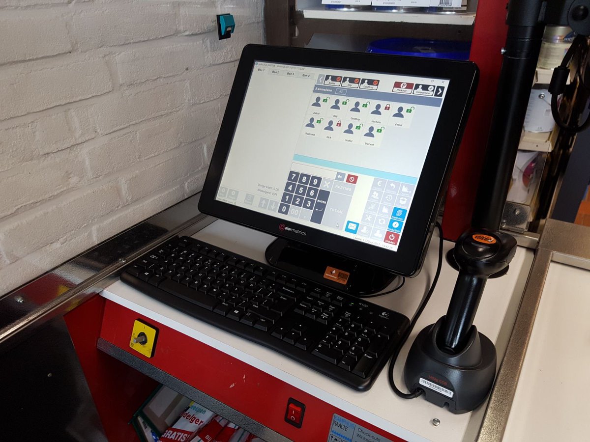 valksolutions's tweet photo. Geen klus te veel bij @HuboDHZ #Balk. Nieuw #cloud kassa's geïnstalleerd. Bouwen maar...! #retail #samensterk https://t.co/YCEnzZkTWW