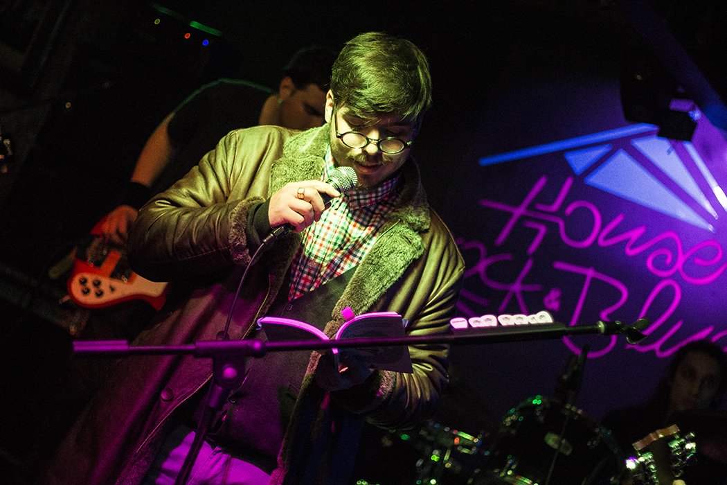 rockeriocl's tweet image. Revisa los detalles del emocionante lanzamiento, a casa llena, del libro de @Matias_Hermo junto a @SIMIO_ROCK: bit.ly/2uGHXq5