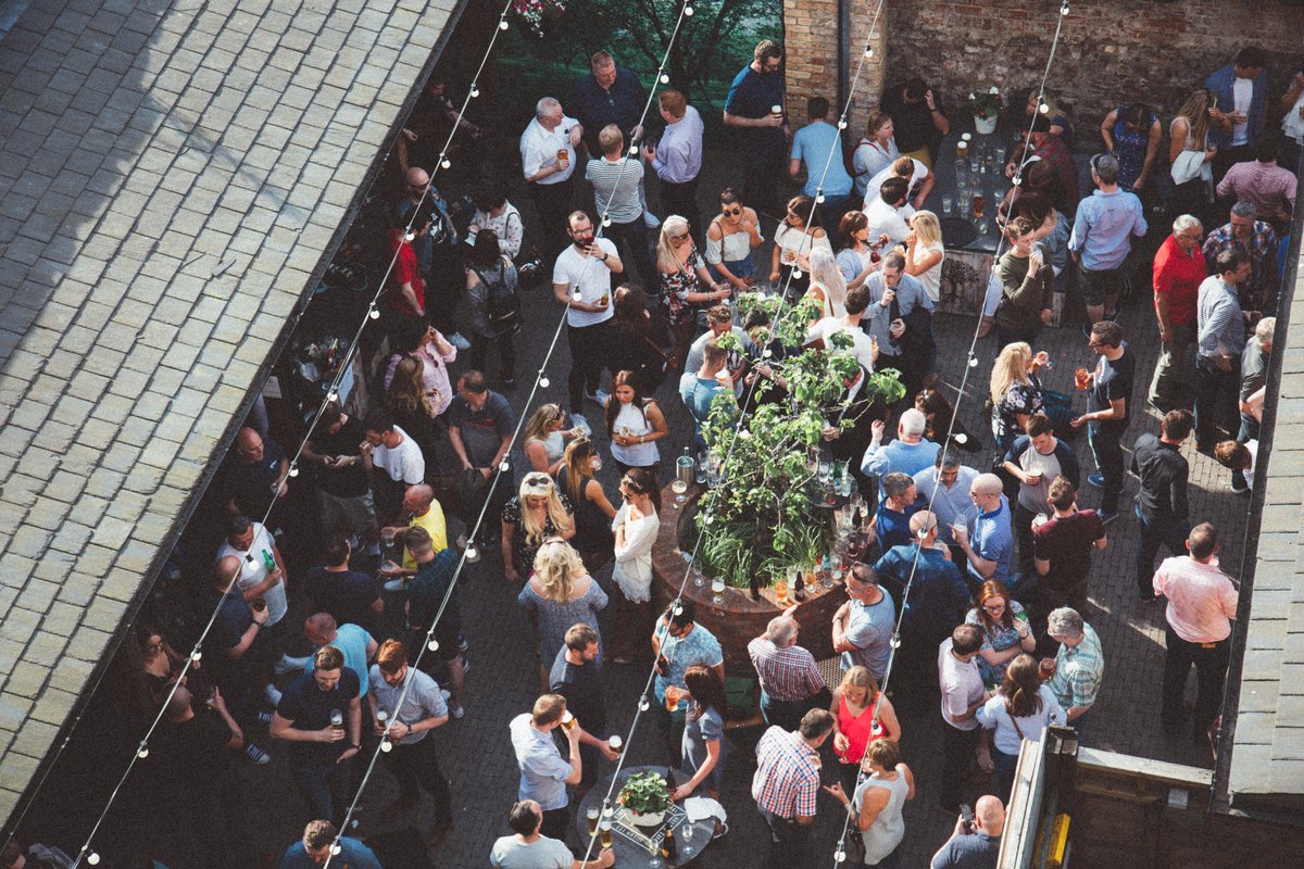 F R I D A Y - <a href="/NationalBelfast/">The National Belfast</a> 
+ LIVE MUSIC &amp; BBQ from 6pm 
+ 2 fully covered areas  
CAFE / BAR / CLUB - 4 FLOORS / 6 BARS / 0 CHARGE