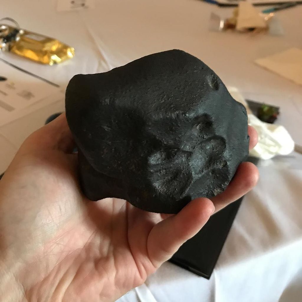 christianready's tweet photo. Holding a chunk of the ancient solar system that fell to Earth a while back. #ProjectAstro https://t.co/UlpTL4pSq0 https://t.co/fHYjoeI1ju