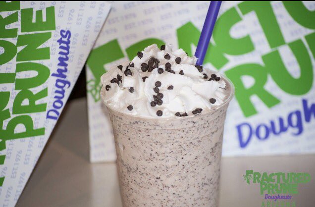FPDoughnutsAZ's tweet photo. Happy Friday!! Enjoy an iced cold Chiller! Ur way AZ! #Westgate_AZ #SanTanVillage #shopsatNorterra #flagstaff #chandler #tsrarena https://t.co/mSAlihwiFh