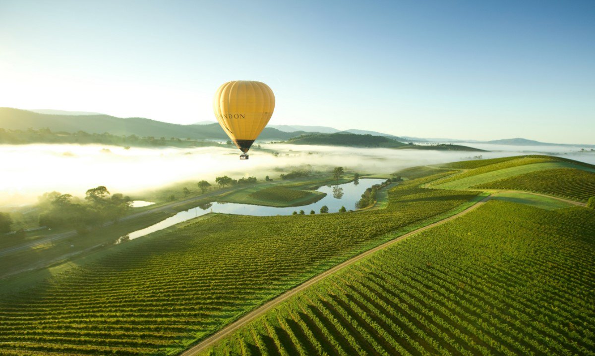 LuxuryTravel43's tweet photo. 20 Best Hot Air Balloon Rides Around The #World https://t.co/pJE4ew9wUT  #Travel #Adventure #TheTravelLove https://t.co/0qziGvNnTW