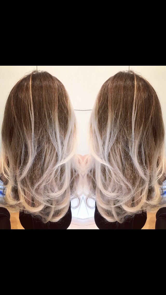 GNC_Hairstudio's tweet photo. Todays before and after 😍🙌🏼 wanting a refreshing balyage and an ice cool blonde finish 💖 Book in now💇🏼 #lovingleeds #hairgoals #ombrè #hair https://t.co/aNxxCFv1rq