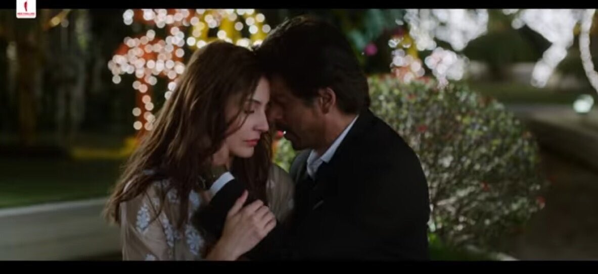 SRKCHENNAIFC's tweet photo. After 5 awesome #JHMSMiniTrails here's @iamsrk & @AnushkaSharma starrer the blockbuster #JHMSTrailer😍
Watch here👉🏻 https://t.co/XHw1wjZEm0 https://t.co/d97T5EN1l5