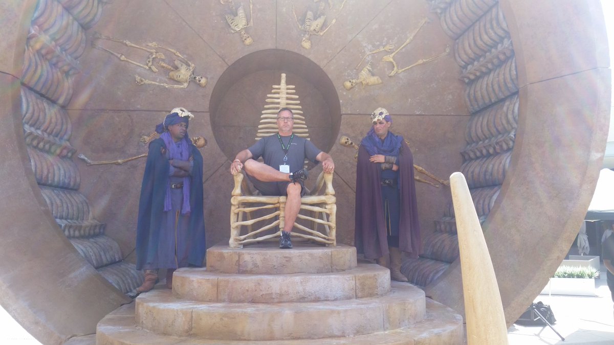 comiccondad's tweet photo. Installation for @MedinahShow set up behind the Hyatt. Staff says events there later today. Chair surprisingly comfortable. #SDCC https://t.co/0ltCZh8GnG