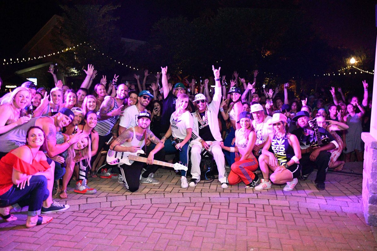 CDandME's tweet photo. Awesome night last night with @toowhitecrew! Thanks to everyone who came out to party with us! #toowhitecrew #cdandme https://t.co/rnqnZtMBVe
