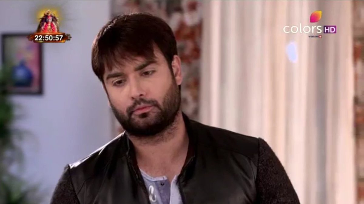 btsmyeuphoria's tweet photo. #Harman enters &amp; asks if all are there in the house or not? 
😂
U all know harman he didn't say anything w/o planning

#Shakti @VivianDsena01 https://t.co/hGf5foelNK