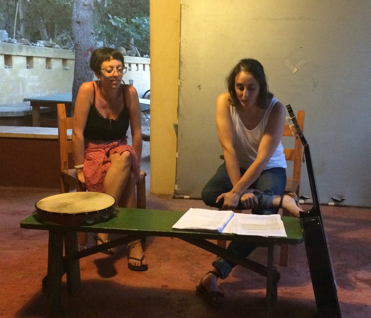 @RibertaPalladino a #LeFattizze nella riflessione sulla parola in forma di canto. Una #NinnaNanna salentina