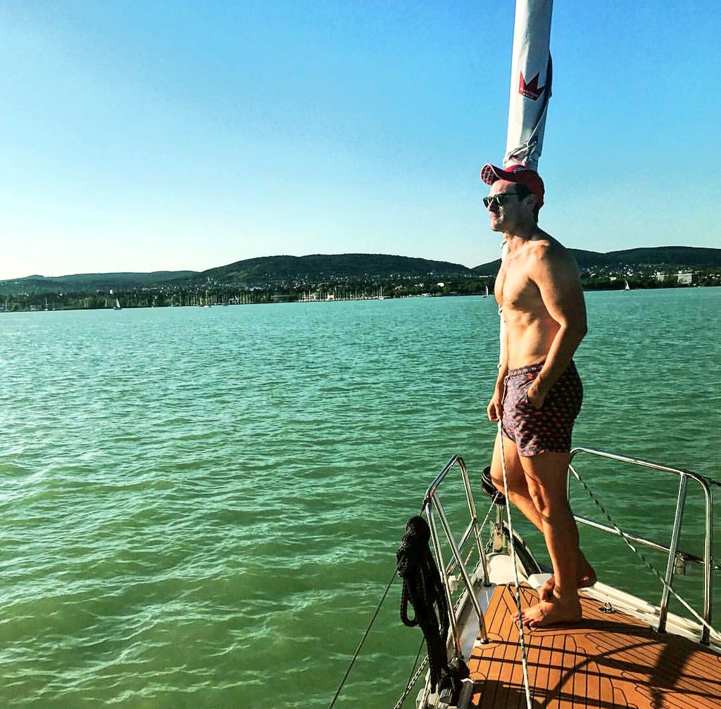 MarilynLuketeer's tweet photo. Lake Balaton 

Via #LukeEvans on IG 
.
Keeping my eye on the horizon...and it's beautiful!!
#balaton #sunset #happiness https://t.co/5CLcjJ7awb
