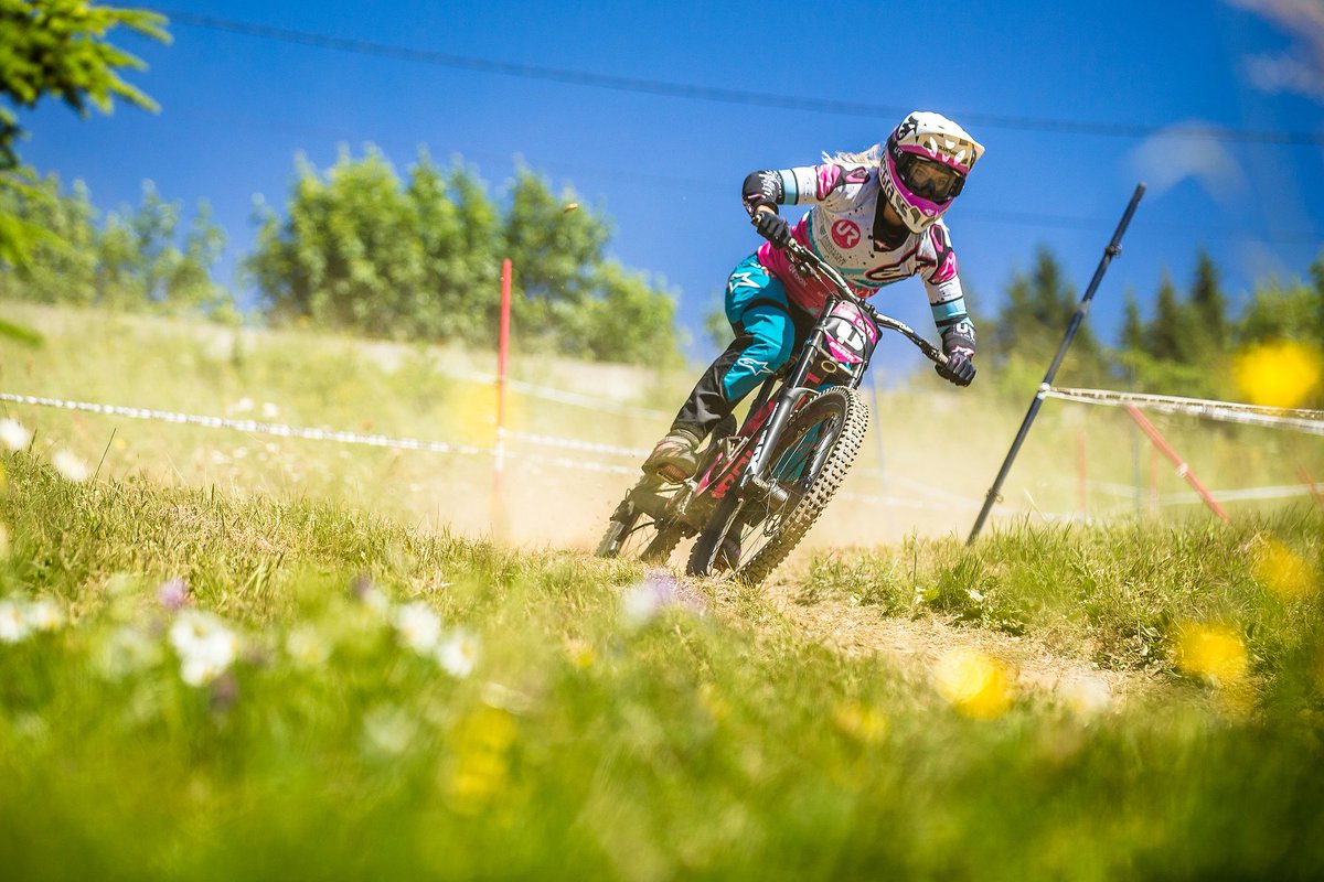 Can <a href="/TraceyHannah/">Tracey Hannah</a> flex her DH muscle and earn enough points to push to the top of the pack in the battle for Queen? bit.ly/1WnZw5S