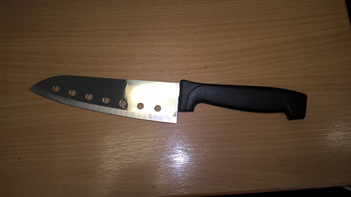 TVP_Bucks's tweet photo. Knife test purchasing operation in Buckingham 1 of 2 failed selling this knife to a 14 year old. #opsceptre #P7280 #P6478 https://t.co/WO6gVO8Jdp