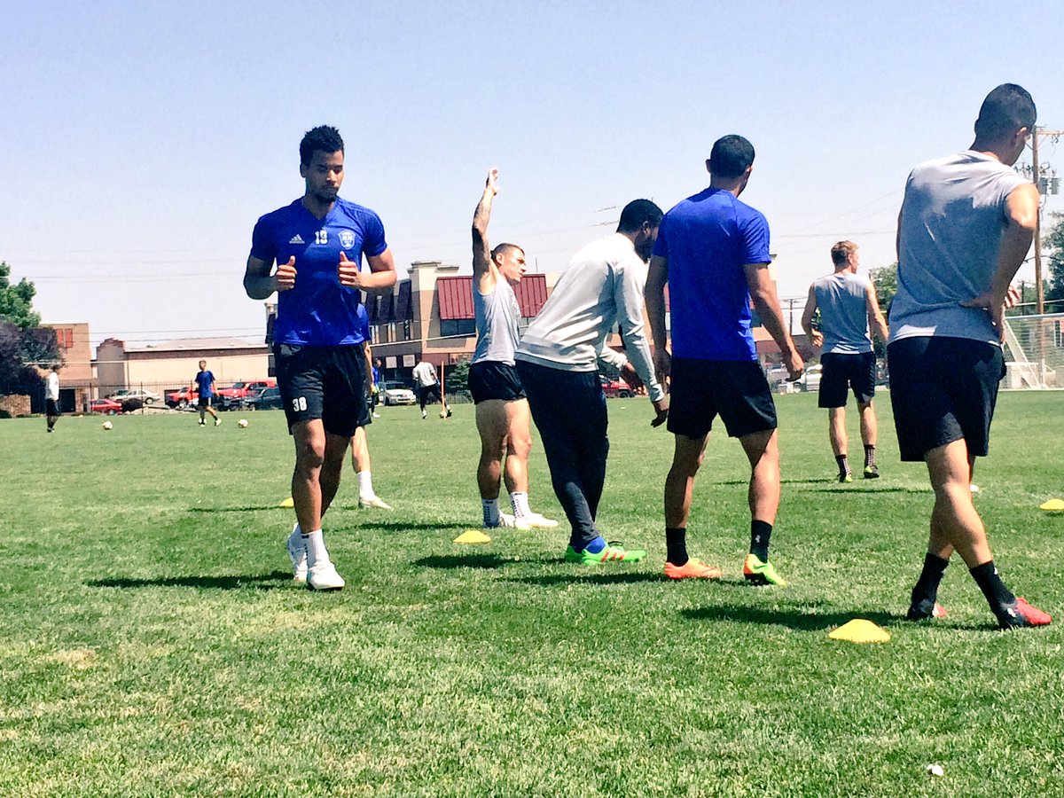 SKholdings_'s tweet photo. Look who paid a surprise visit at practice today! 💙

#AllWithMatheus | #UnityLoyalty1868 | #VamosAzules https://t.co/368uhG76en