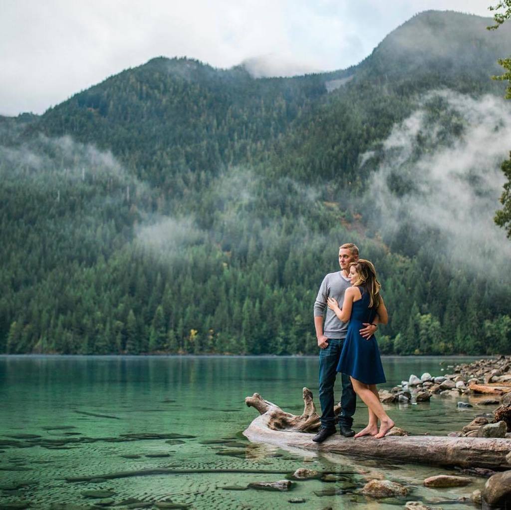 Swooooon ✨🌿 Daydreaming about this stunning scene caught by @justinerussophotographer 🌊
.
.
.
#WeddingBlog #Weddin… ift.tt/2uQrHDn