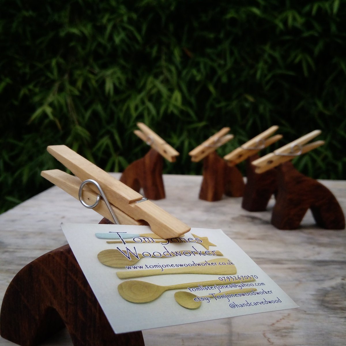 handcarvedwood's tweet photo. First time in Oak for these little chaps #notepet #noteholder https://t.co/cP0VTNvy99