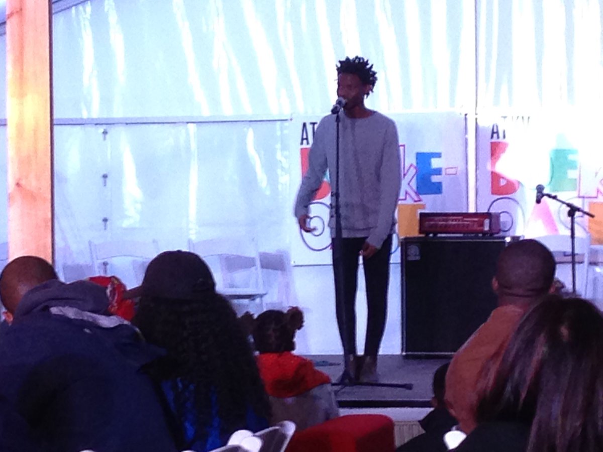 Maas_Erwin's tweet photo. It's going on! #PoetrySlam at @VSKunstefees #Bloemfontein @nacsouthafrica @ricardopeach #PACE17 #Poetry @nikej @DanielSmitSA https://t.co/8W4szORu5M