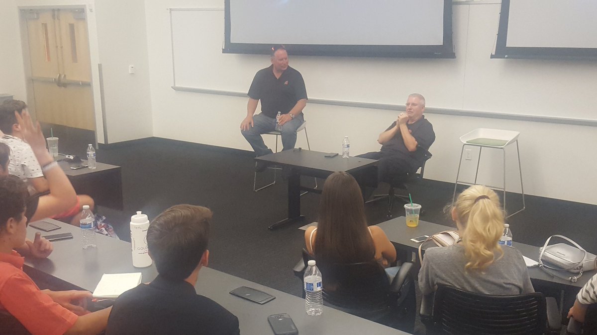KellyBurkeSprts's tweet photo. #Cronkitesportscamp had a great conversation w/@DbacksRadio Greg Schulte &amp; Tom Candiotti abt art of calling a baseball gm #learningfrombest https://t.co/iWxwxs7OLK
