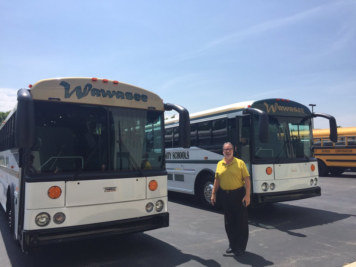 j_goshert's tweet photo. New Wawasee trip buses arrived! #WawaseeED @kerlin_bus https://t.co/7gL8j2Ofzh