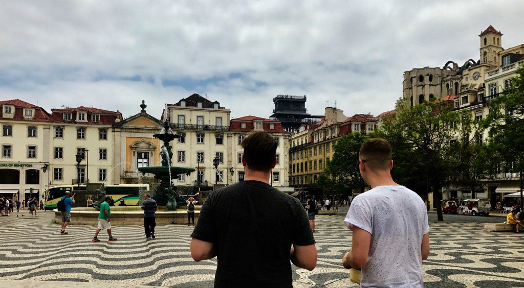 iheartplaces's tweet photo. How to travel with friends and still be friends after the trip! https://t.co/NjB3ljWWAj https://t.co/OiB300SO5m