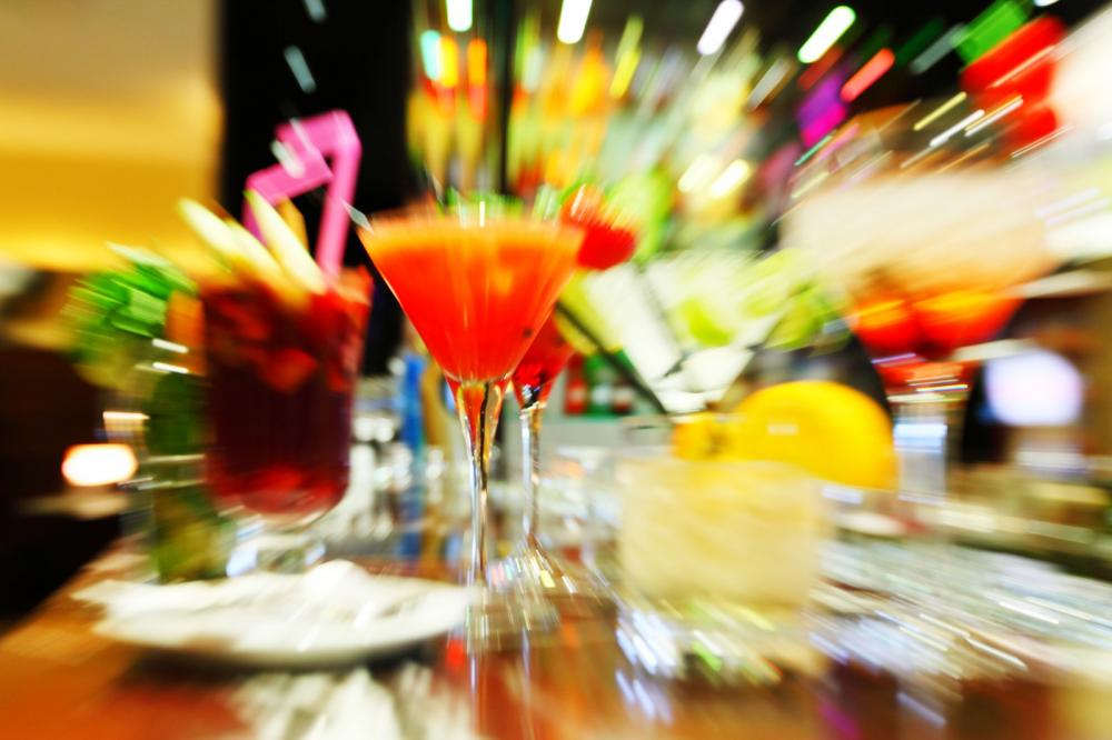 PoshClubHop's tweet photo. What's your favorite refreshing #cocktail recipe? #Summer https://t.co/A1kggiJZp0 https://t.co/fAcejYc4FM