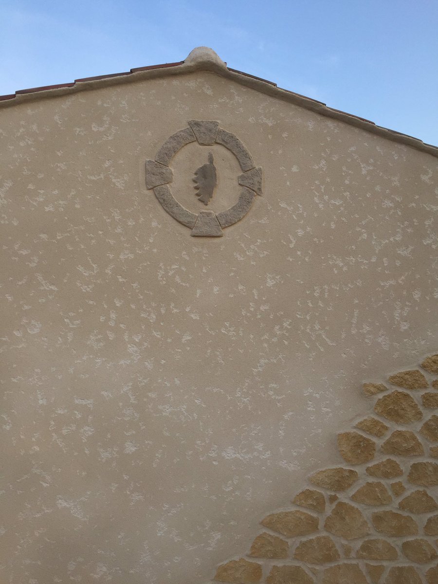 kinator's tweet photo. #corsica #DecoPierre https://t.co/QBg0m35YvY
