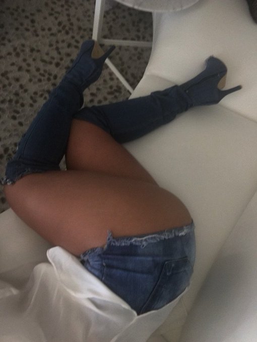 I guess I like these boots https://t.co/akkrUQsI7N<a href="/tag/hentai"class="tags"><span>#hentai</span></a>