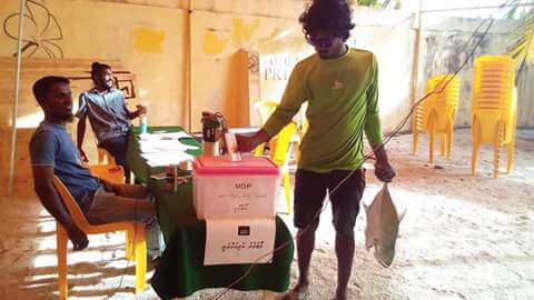 kalhichikalhube's tweet photo. Mdp akee vote lumah faritha meehun ulhey party eh vote laakah foosseh nuvaane konme haalehga vias vote laan annaane #2018mdp https://t.co/jR1VT44C8h