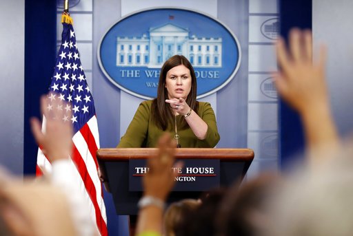 Metro_PR's tweet photo. AHORA: Sarah Huckabee Sanders es anunciada como la nueva secretaria de prensa tras renuncia de Sean Spicer. Detalles en breve. https://t.co/Edf4xZhTvp