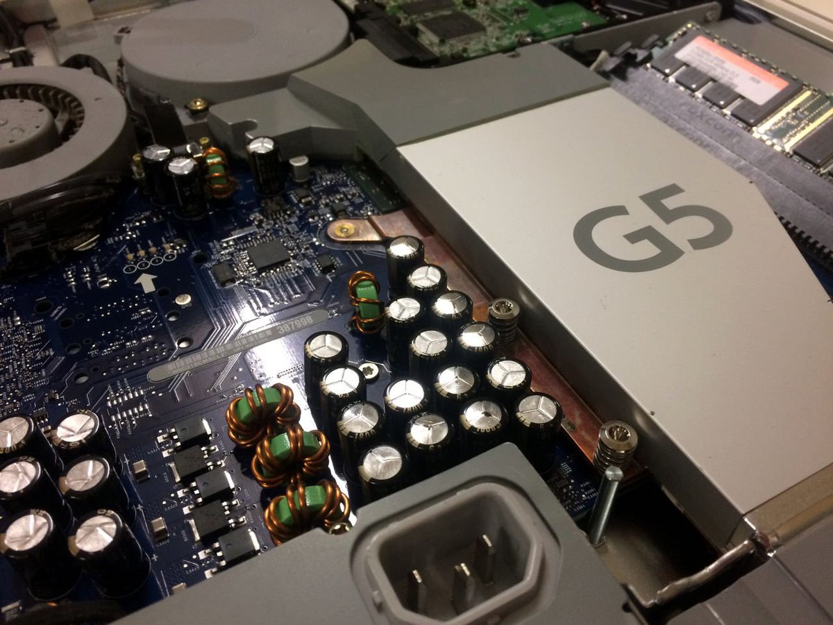 chaslinux's tweet photo. @FanlessTech Hmmn, I often hear about the great build quality that goes into Macs, but apparently not this old G5 #badcaps: https://t.co/ZOAgm3CK52